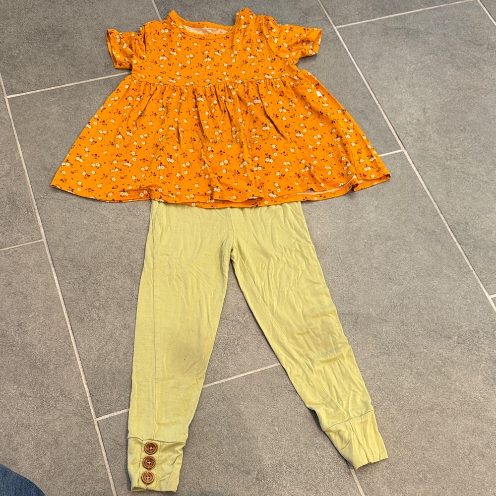 Posh Peanut Orange Floral Top and Green Leggings Set